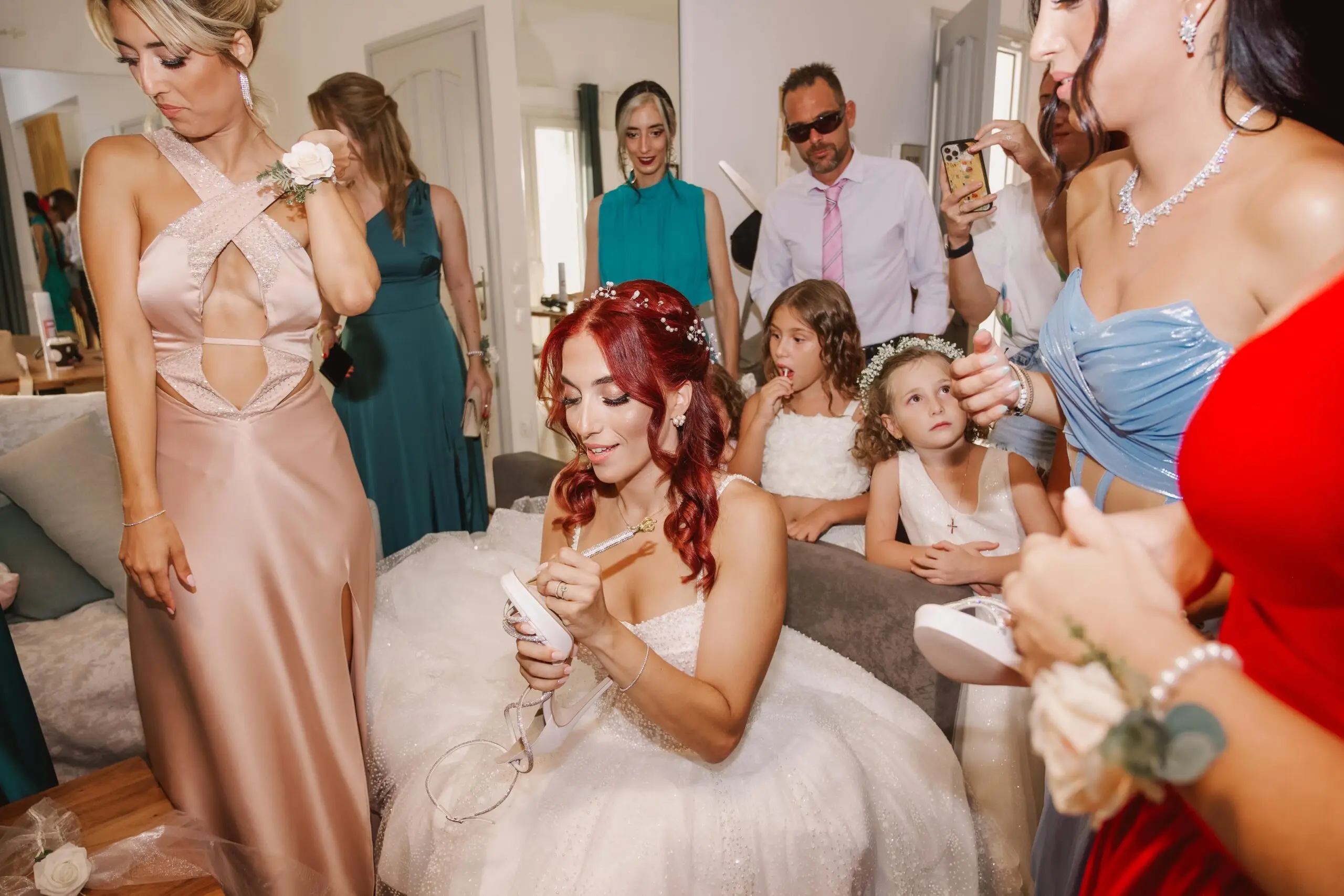 bride-wedding-preparation-paros-signing-shoes